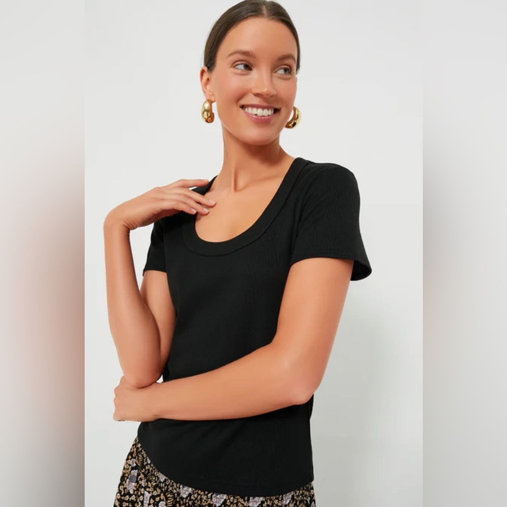 TUCKERNUCK
Black Scoop Neck Tee